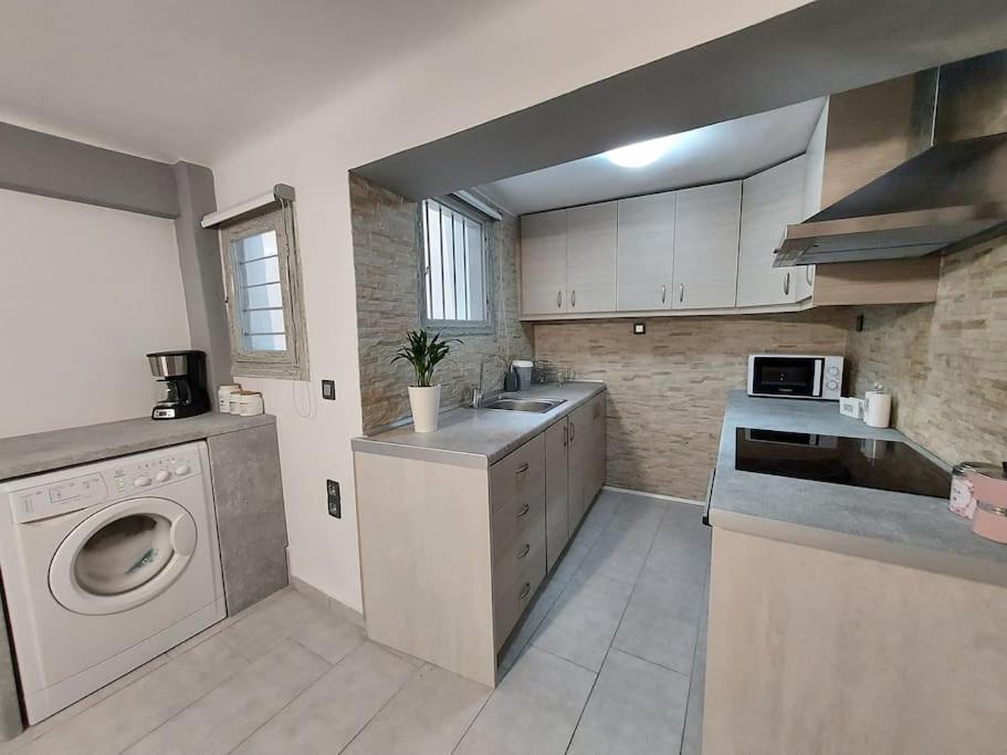 Anastasia'S Apartment With Yard Atene Esterno foto